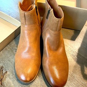 Worn ONCE Lucky brand ankle boots size 8 1/2.
